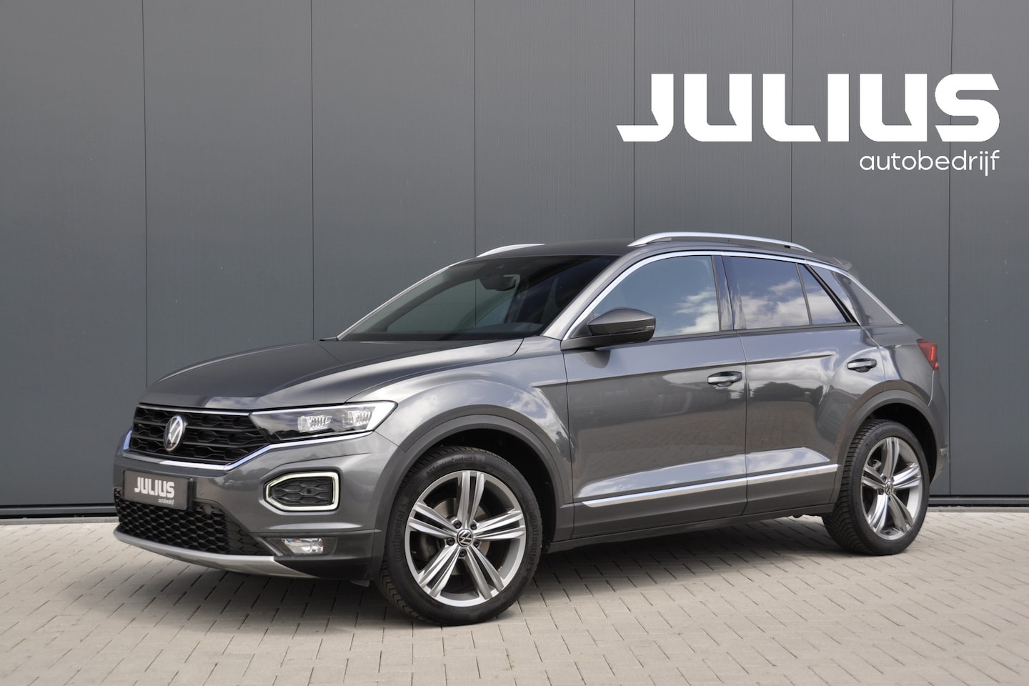 Volkswagen T-Roc - 1.5 TSI Sport ACC Trekhaak - AutoWereld.nl