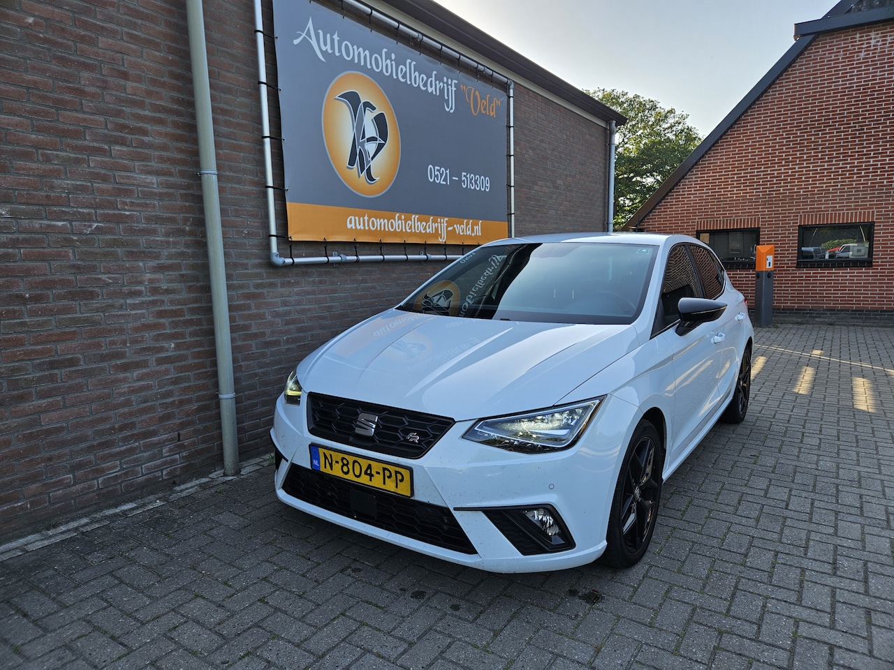 SEAT Ibiza - 1.0 TSI FR Business Intense 1.0 TSI FR Business Intense - AutoWereld.nl
