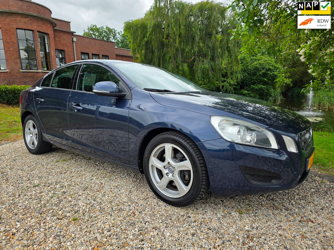 Volvo S60 - 2.0T Intro Edition AUTOMAAT - AutoWereld.nl