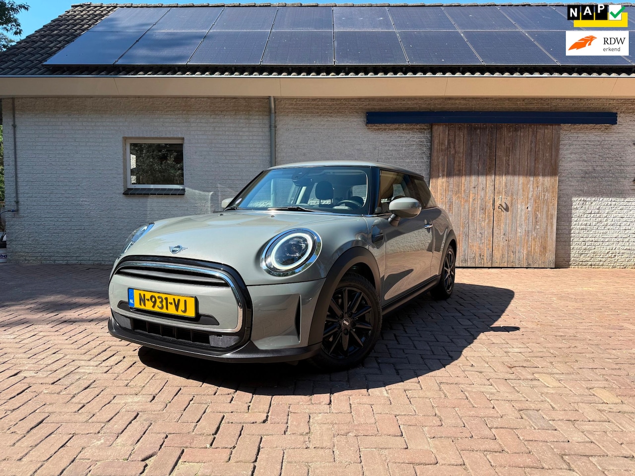 MINI 3-Deurs - 1.5 One Essential | Facelift | Adaptive LED | Cruise | Camera - AutoWereld.nl