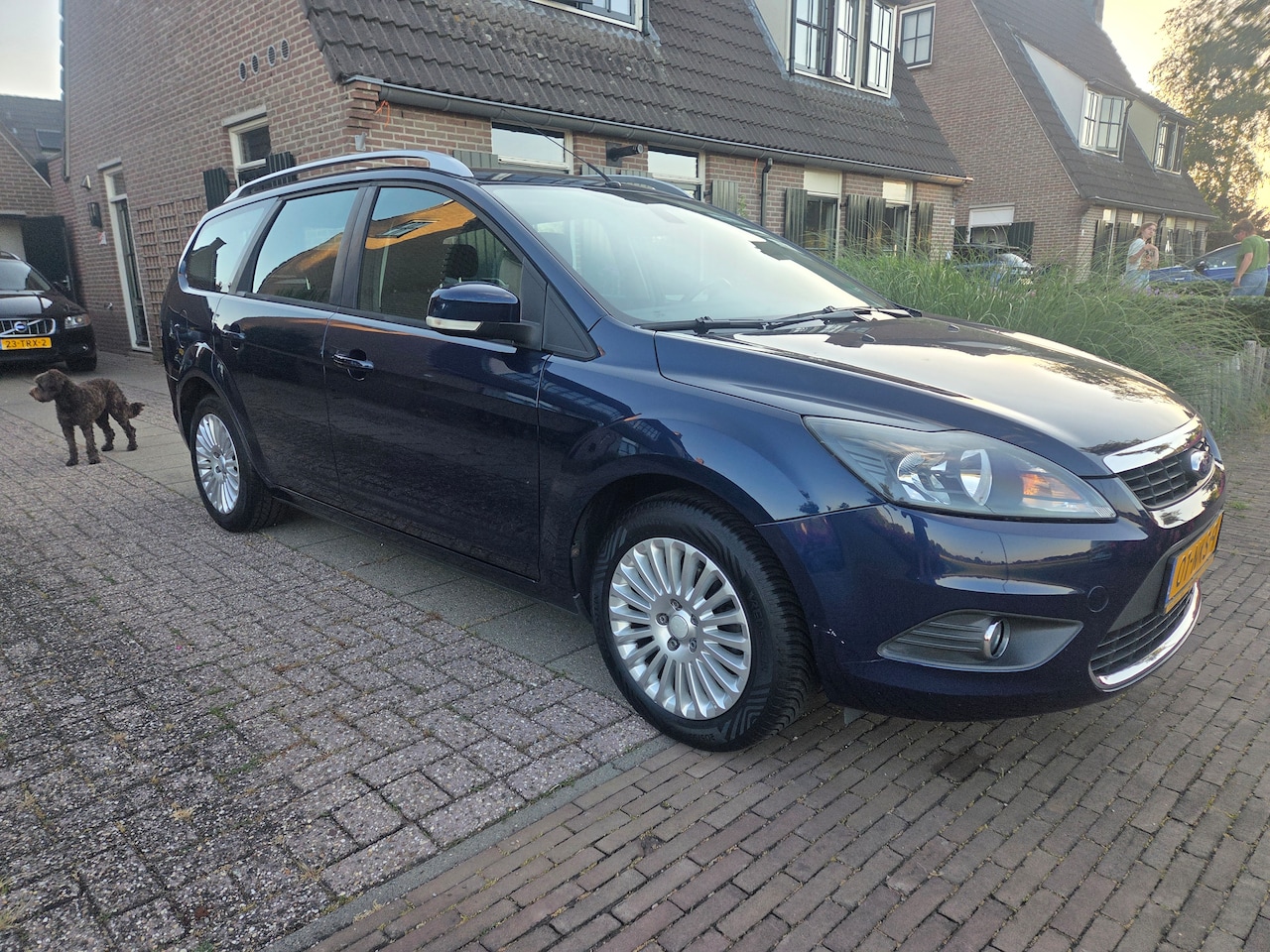 Ford Focus Wagon - 1.8 Titanium Flexi Fuel 1e eigenaar en nooit een deel gespoten - AutoWereld.nl
