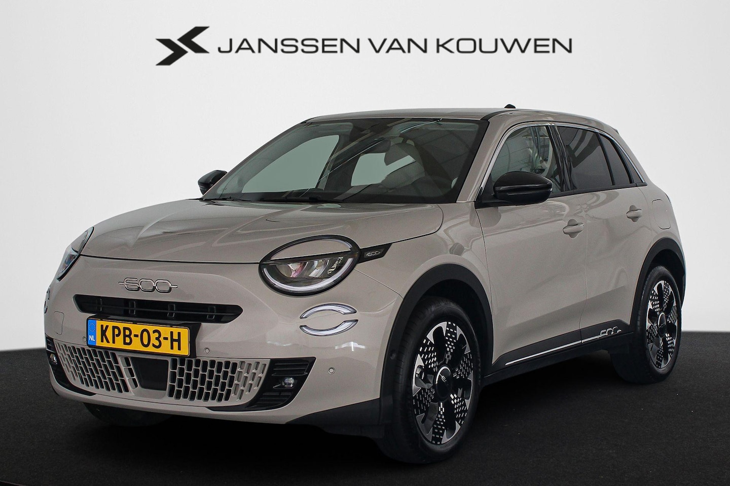 Fiat 600e - La Prima 54 kWh Stoelverwarming Achteruitrijcamera Massage - AutoWereld.nl