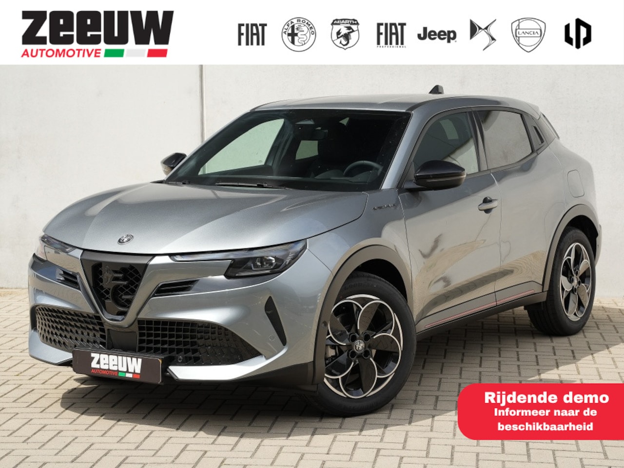 Alfa Romeo Junior - Elettrica Speciale 54 kWh | Techno Pack | Navi | Camera | 18" - AutoWereld.nl