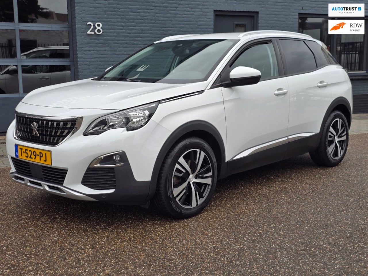 Peugeot 3008 - 1.2 PureTech Blue Lease Premium AUTOMAAT WERKELIJK ALS NIEUW - AutoWereld.nl