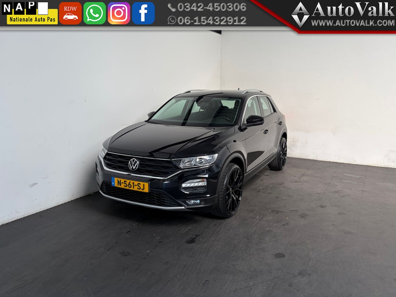Volkswagen T-Roc - 1.5 TSI Sport. Trekhaak 20´´ - AutoWereld.nl