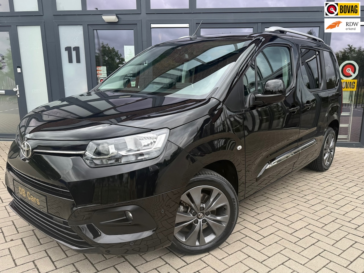 Toyota ProAce City Verso - 1.2 Turbo Dynamic 1.2 Turbo Dynamic,Automaat,Pano,Camera,Navi - AutoWereld.nl