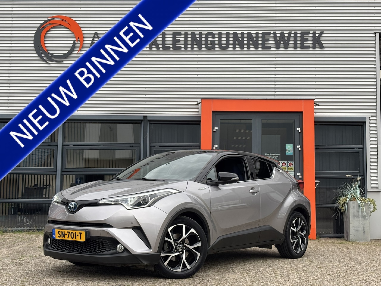 Toyota C-HR - 1.8 Hybrid Bi-Tone / Navi / NL Auto / Cruise Control / Camera / NAP / - AutoWereld.nl