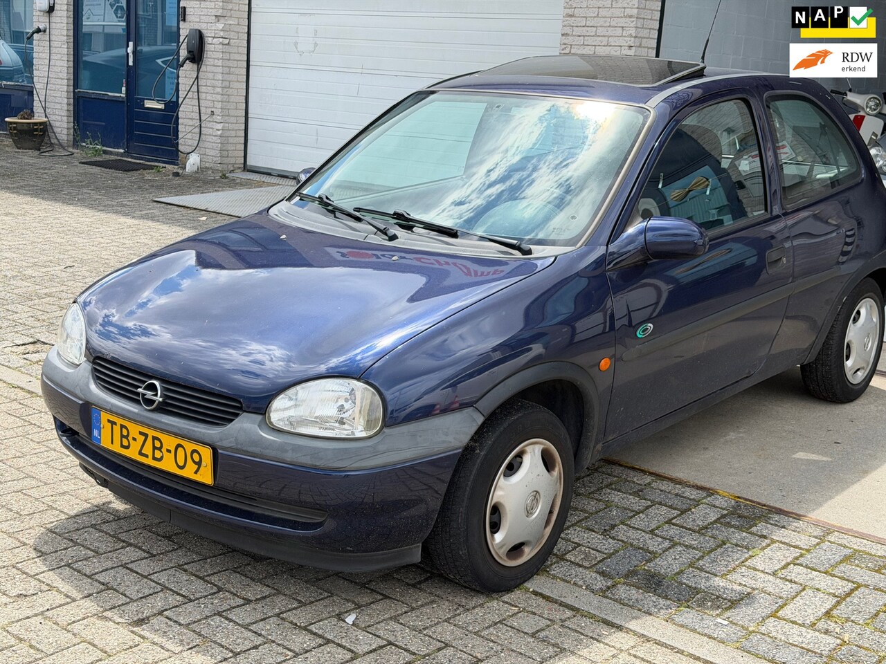 Opel Corsa - 1.4i Sport/ 3drs nap/ goede onderhouden/ pano/ zo meenemen. - AutoWereld.nl