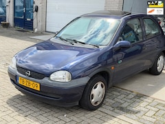 Opel Corsa - 1.4i Sport/ 3drs nap/ goede onderhouden/ pano/ zo meenemen