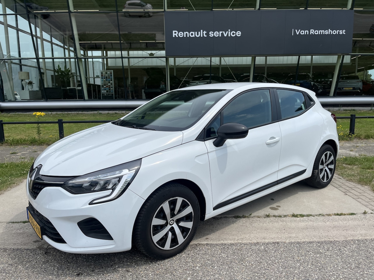 Renault Clio - 1.0 TCe 90 Equilibre / Apple Carplay - Android Auto / Parkeerhulp.Achter / Airco / - AutoWereld.nl