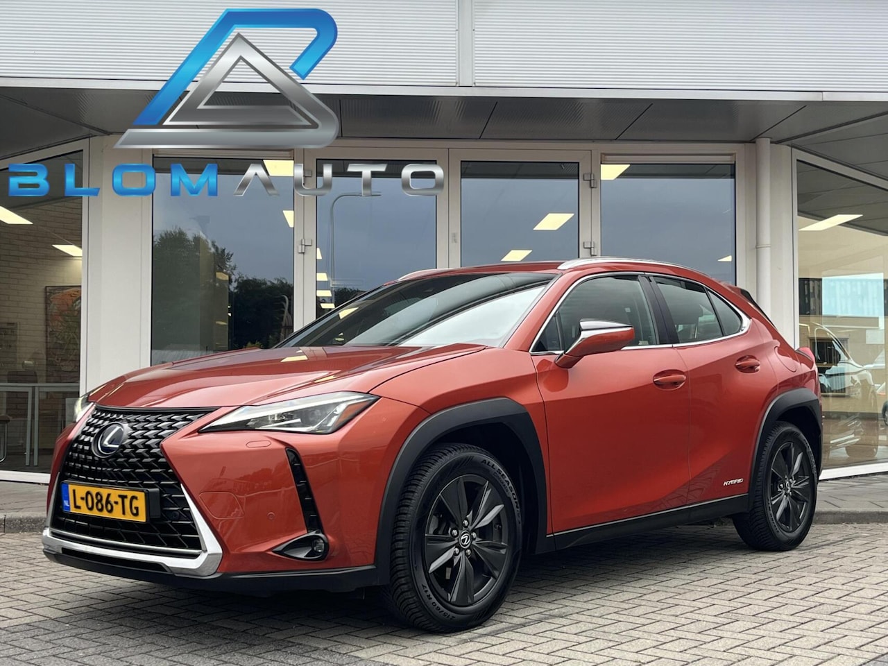 Lexus UX - 250h 184PK ACC+CAMERA+LED+CARPLAY+STOEL/STUURVERW - AutoWereld.nl
