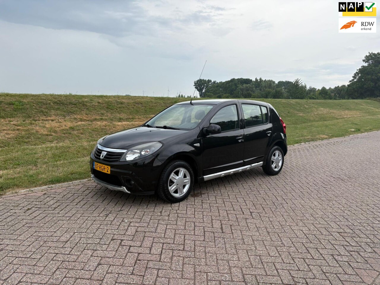 Dacia Sandero - 1.2i Blackline 2 Sleutels Airco 1e Eigenaar Elk Ramen - AutoWereld.nl