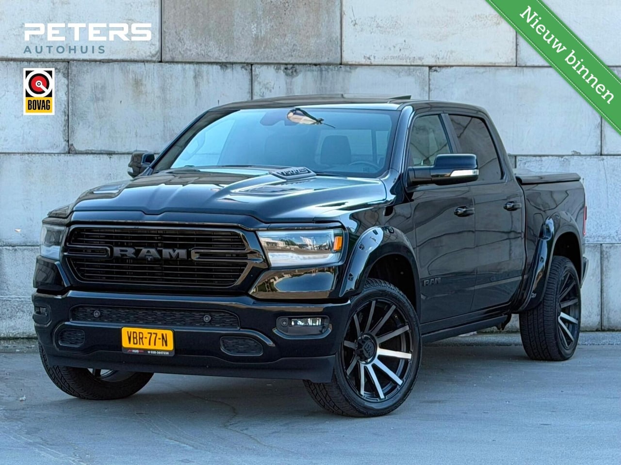 Dodge Ram 1500 - 4X4 5.7 V8 4x4 Crew Cab Sport - AutoWereld.nl