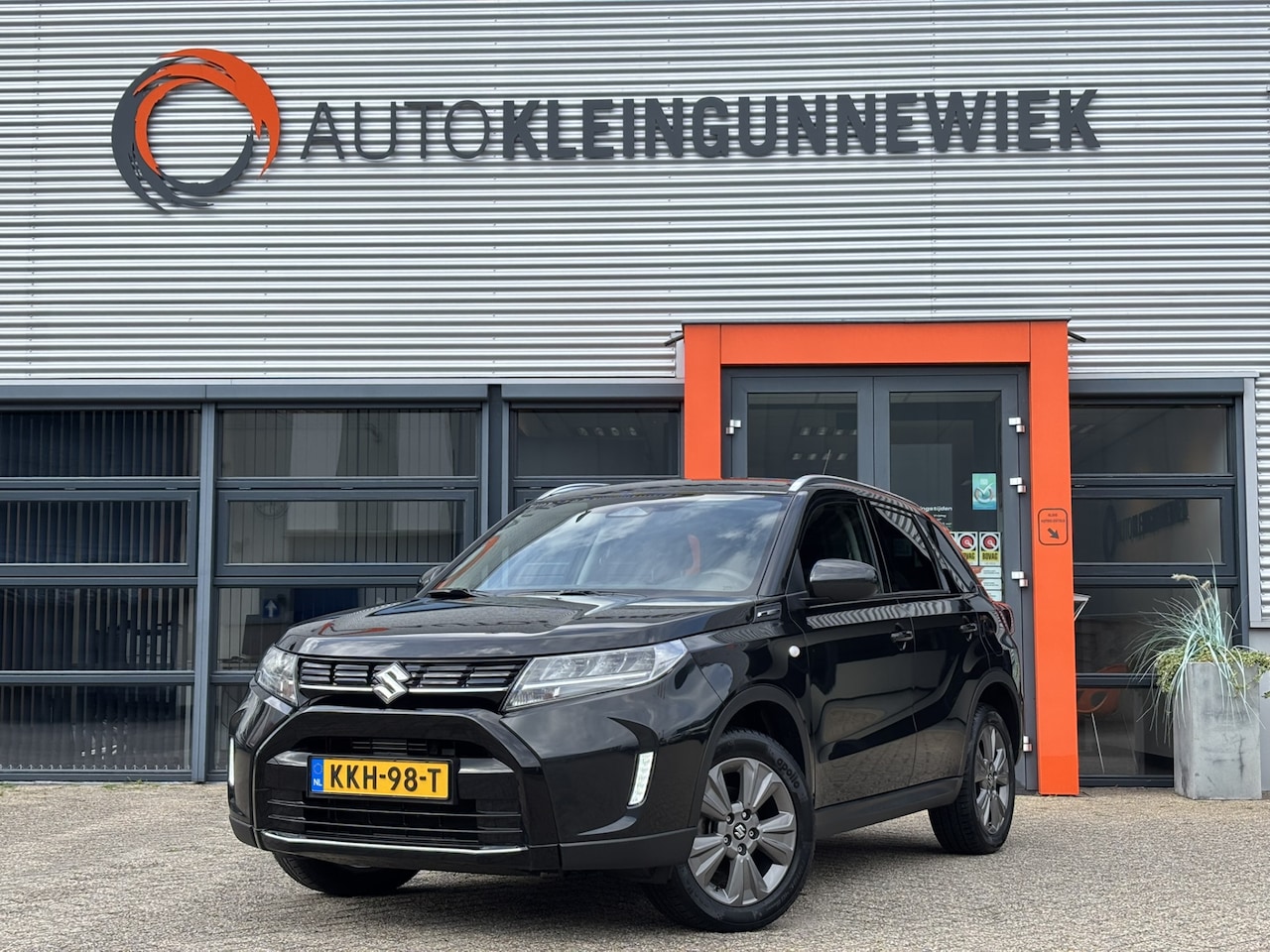 Suzuki Vitara - 1.5 Hybrid Select / Allseason Banden / Navi / Stoelverwarming / Applecarplay/AndroidAuto / - AutoWereld.nl