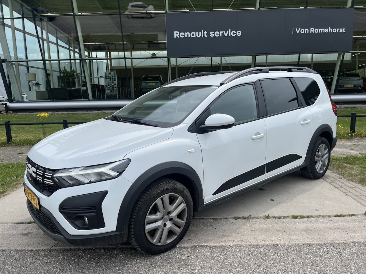 Dacia Jogger - 1.0 TCe 100 ECO-G Expression / LPG-G3 / Dealer onderhouden / Apple Carplay - Android Auto - AutoWereld.nl