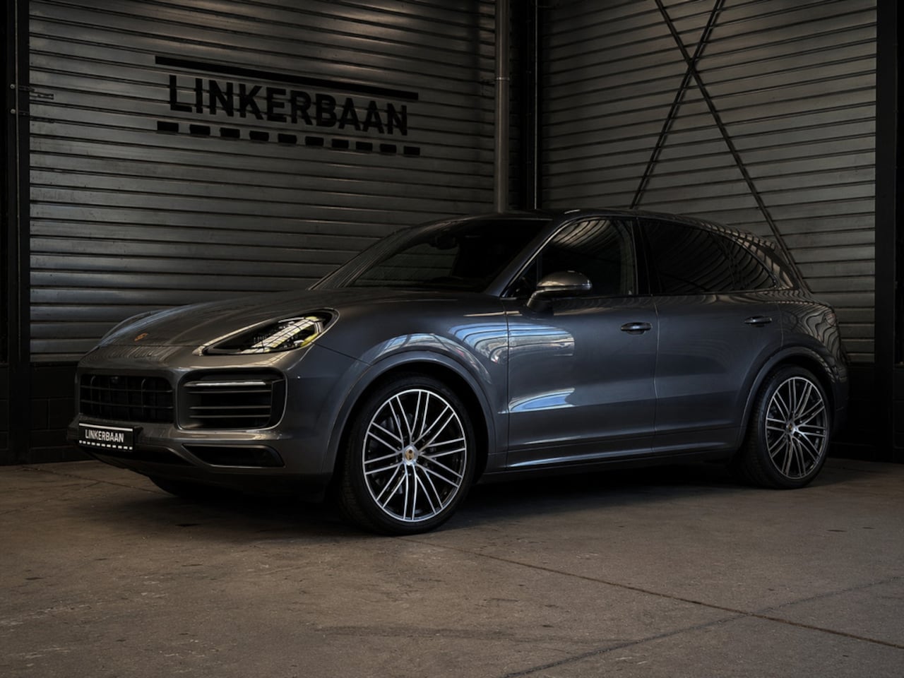 Porsche Cayenne - 3.0 E-Hybrid | SOH 83% | Panorama | Bose | Luchtvering | SportDe - AutoWereld.nl