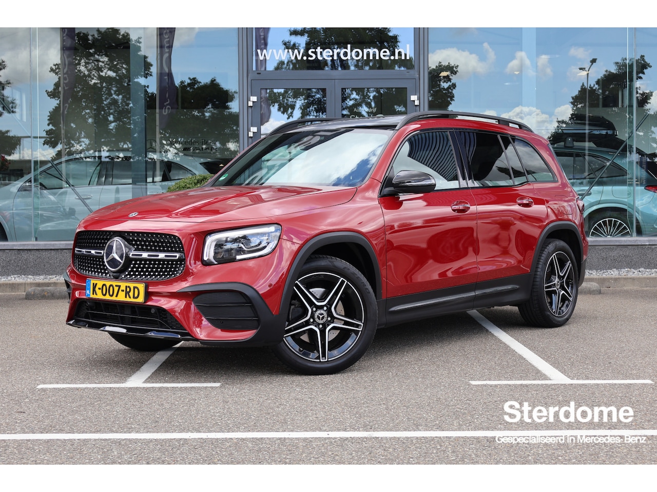 Mercedes-Benz GLB - 200 Business Solution AMG 163 PK I Panoramadak I Trekhaak I Stoelverwarming I Camera I Ele - AutoWereld.nl