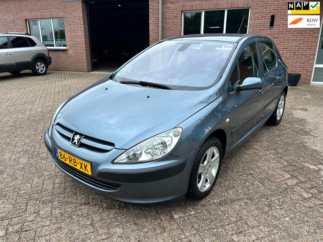 Peugeot 307 - 2.0-16V XS // Airco // APK 23-5-2027 - AutoWereld.nl