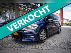 Volkswagen Touran - 1.8 TSI 180pk Highline Business R | 7 persoons | Trekhaak | Panoramadak | Led | Navigatie