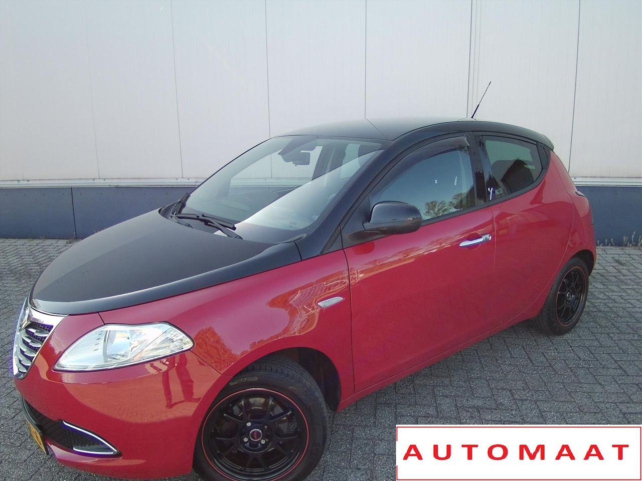Lancia Y(psilon) - Ypsilon 0.9 8v 85pk TwinAir Platinum Automaat Trekhaak - AutoWereld.nl