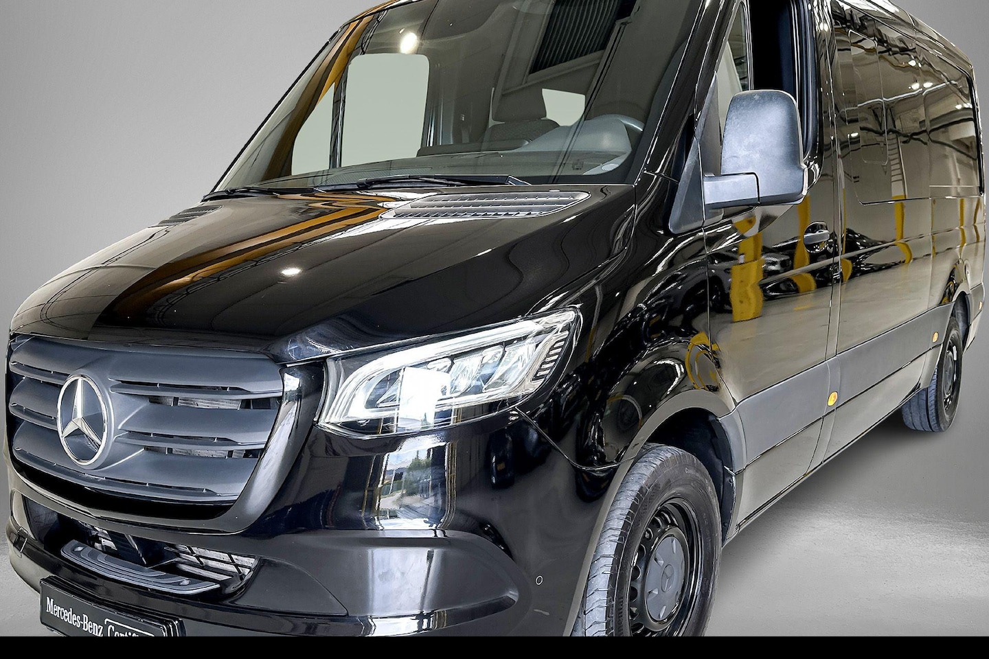 Mercedes-Benz Sprinter - 317 Diesel L2/H2 Automaat RWD Dubbel Cabine | Parkpilot | Zijwindassistent | Airco | Camer - AutoWereld.nl