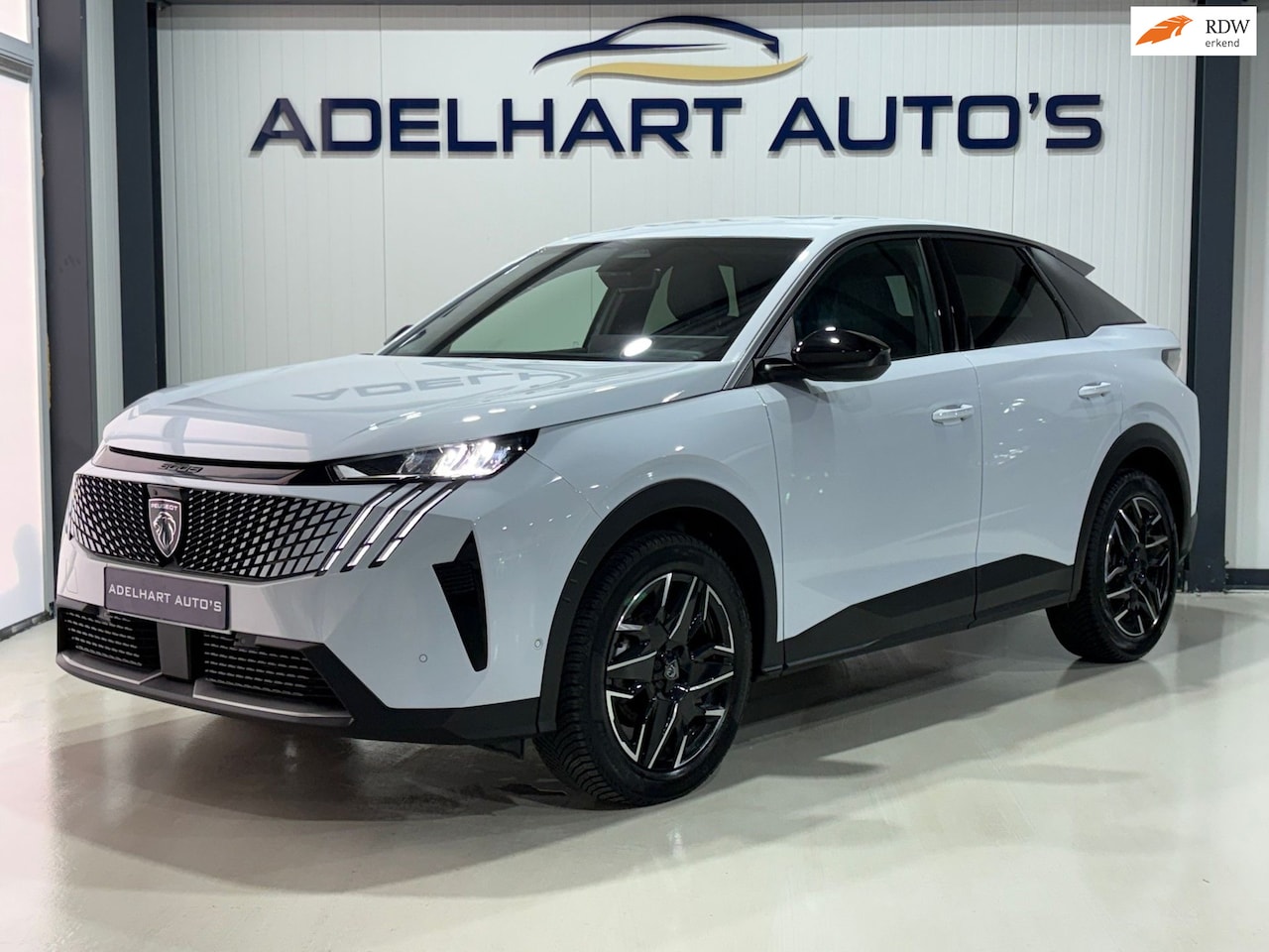 Peugeot 3008 - 1.2 Hybrid 145 Allure Nieuw Model Automaat / Navigatie full map / Camera / Lederen interie - AutoWereld.nl