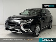 Mitsubishi Outlander - 2.4 PHEV Intense+ | Trekhaak | Camera | Navigatie | Stoelverwarming |