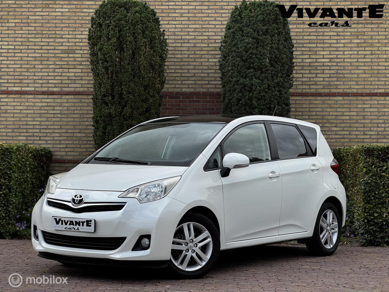 Toyota Verso S - 1.3 VVT-i Aspiration Camera*Pano*Cruise*Clima - AutoWereld.nl