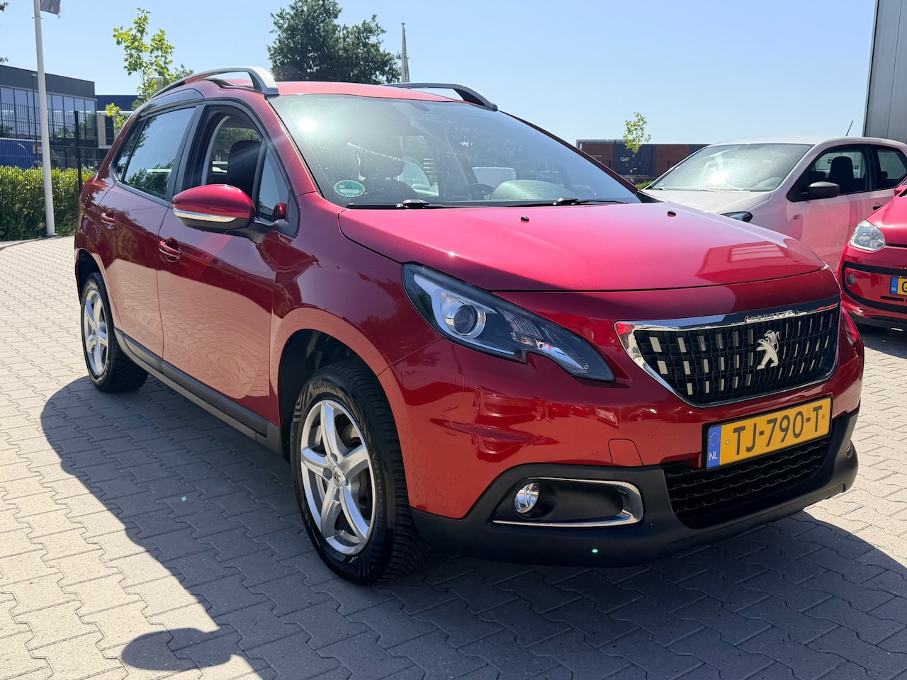 Peugeot 2008 - 1.2 PureTech Blue Lion 1.2 PureTech Blue Lion - AutoWereld.nl