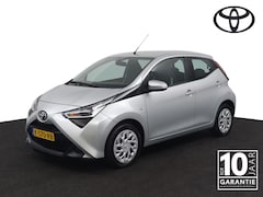 Toyota Aygo - 1.0 VVT-i x-play | Achteruitrijcamera | Apple Carplay | Led Verlichting |