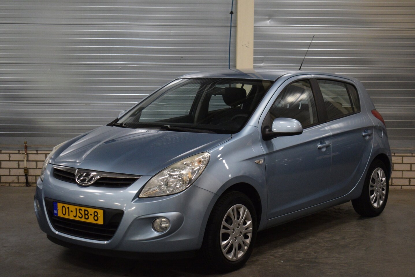 Hyundai i20 - 1.2i Business Edition 123.000KM! + Climate control|Trekhaak| - AutoWereld.nl