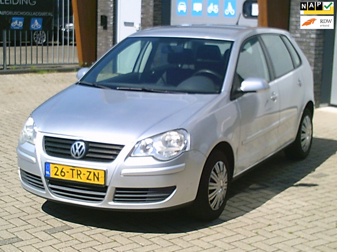 Volkswagen Polo - 1.2 Optive Nwe Apk Airco Stuurbekr 5-Deurs - AutoWereld.nl