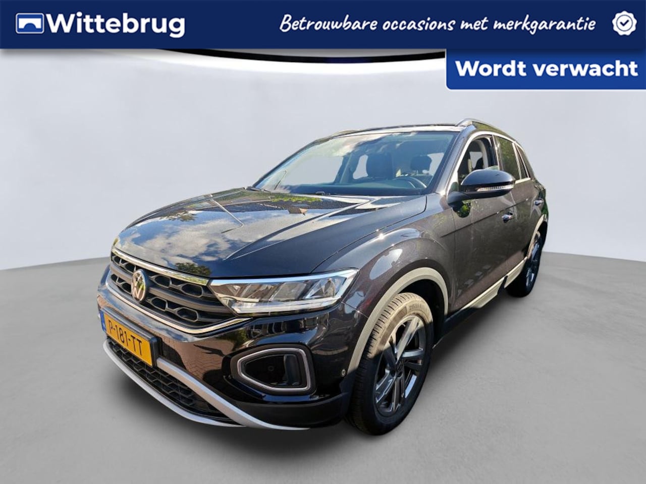 Volkswagen T-Roc - 1.0 TSI 110pk Life 75 Edition / Virtual Cockpit / LM 17'' / App-Connect / LED / Parkeersen - AutoWereld.nl