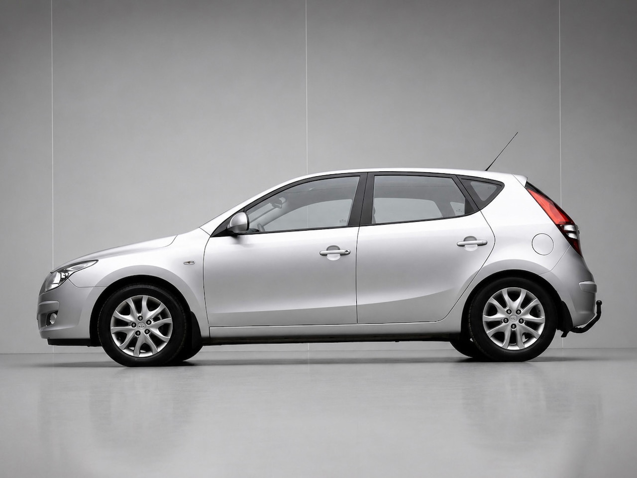 Hyundai i30 - 2.0i i-Catcher Sport (AIRCO,CLIMATE,CRUISE,ELEKTRISCH PAKKET,LED,SPORTSTOELEN,LM VELGEN,NE - AutoWereld.nl