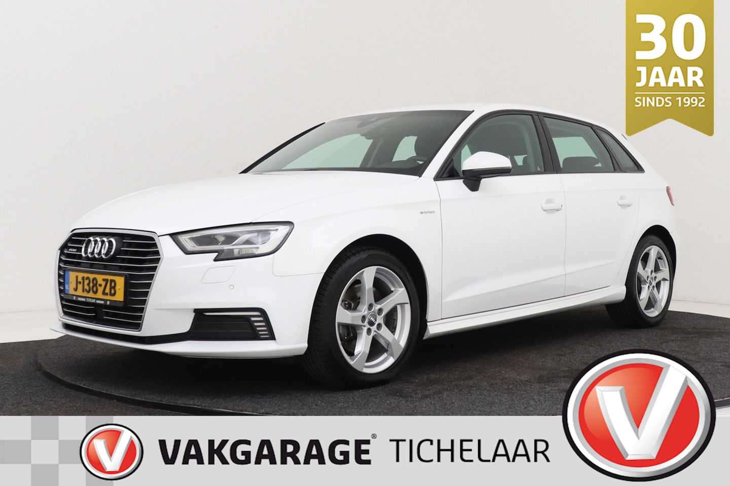 Audi A3 Sportback - 1.4 e-tron Sport | Trekhaak | PDC | Camera | Navi | Sportstoelen | Cruise | Climate | PHEV - AutoWereld.nl