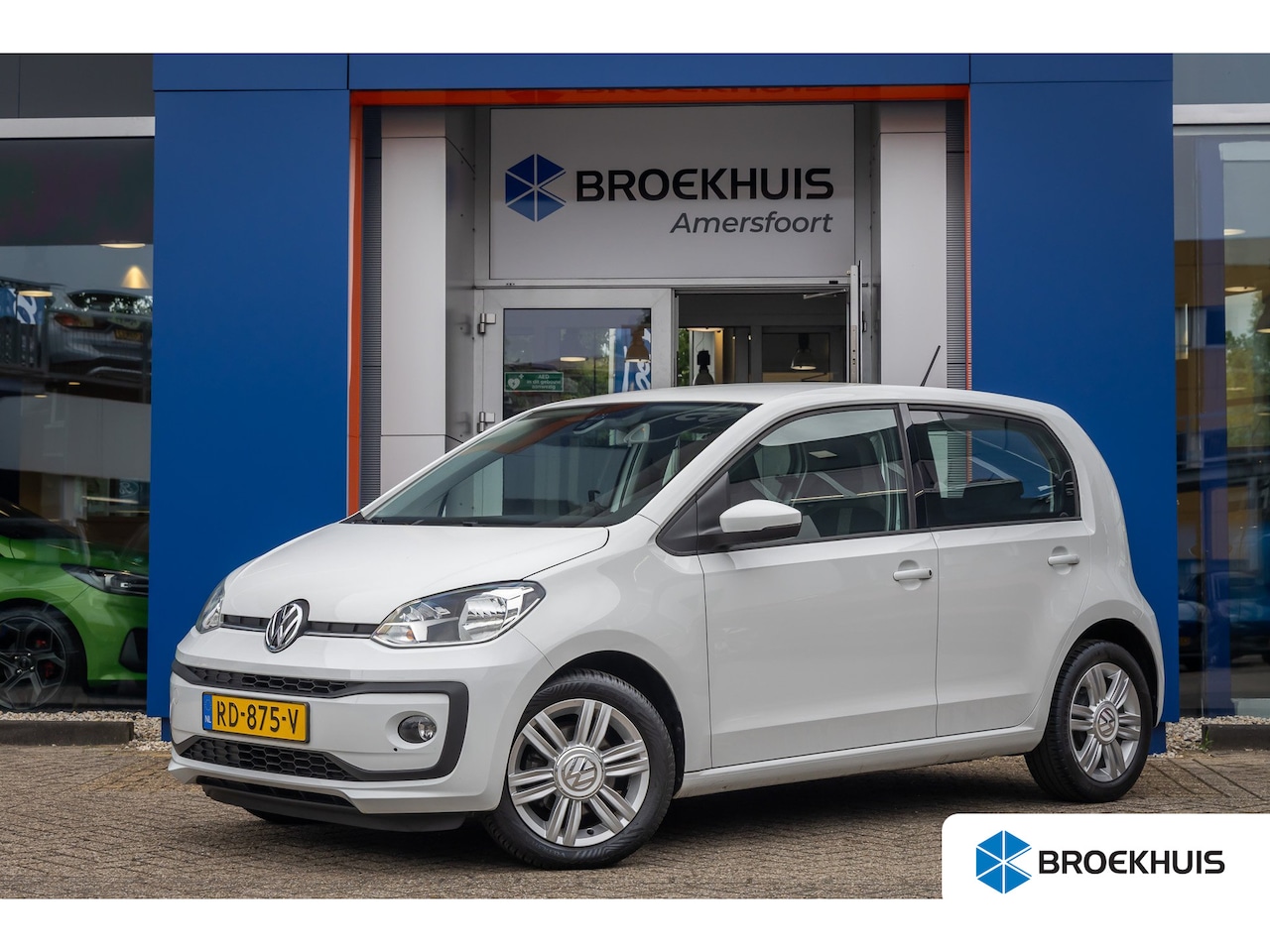 Volkswagen Up! - 1.0 BMT high | Airco | Bluetooth | L.M. Velgen | Cruise Control | Parkeersensoren | Achter - AutoWereld.nl