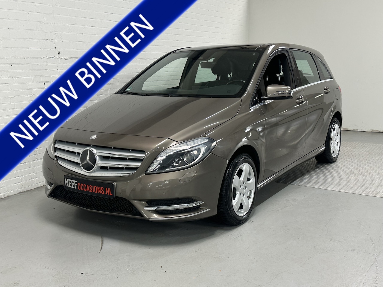 Mercedes-Benz B-klasse - 200 Ambition CLIMA / CRUISE / CAMERA / TREKHAAK - AutoWereld.nl