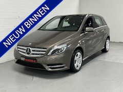 Mercedes-Benz B-klasse - 200 Ambition CLIMA / CRUISE / CAMERA / TREKHAAK