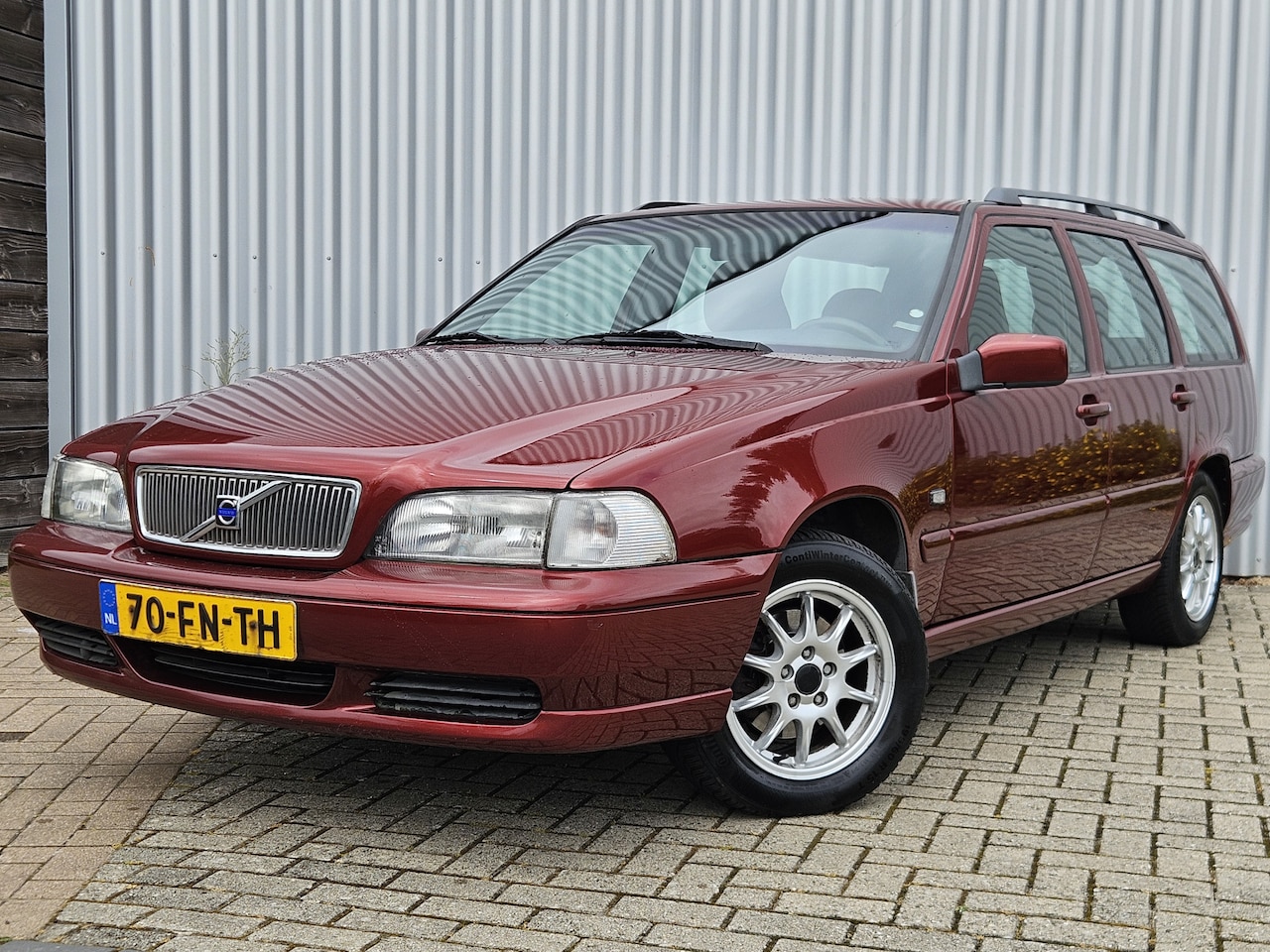 Volvo V70 - 2.4 Polar /Dealer Onderhouden/Youngtimer/Airco! - AutoWereld.nl
