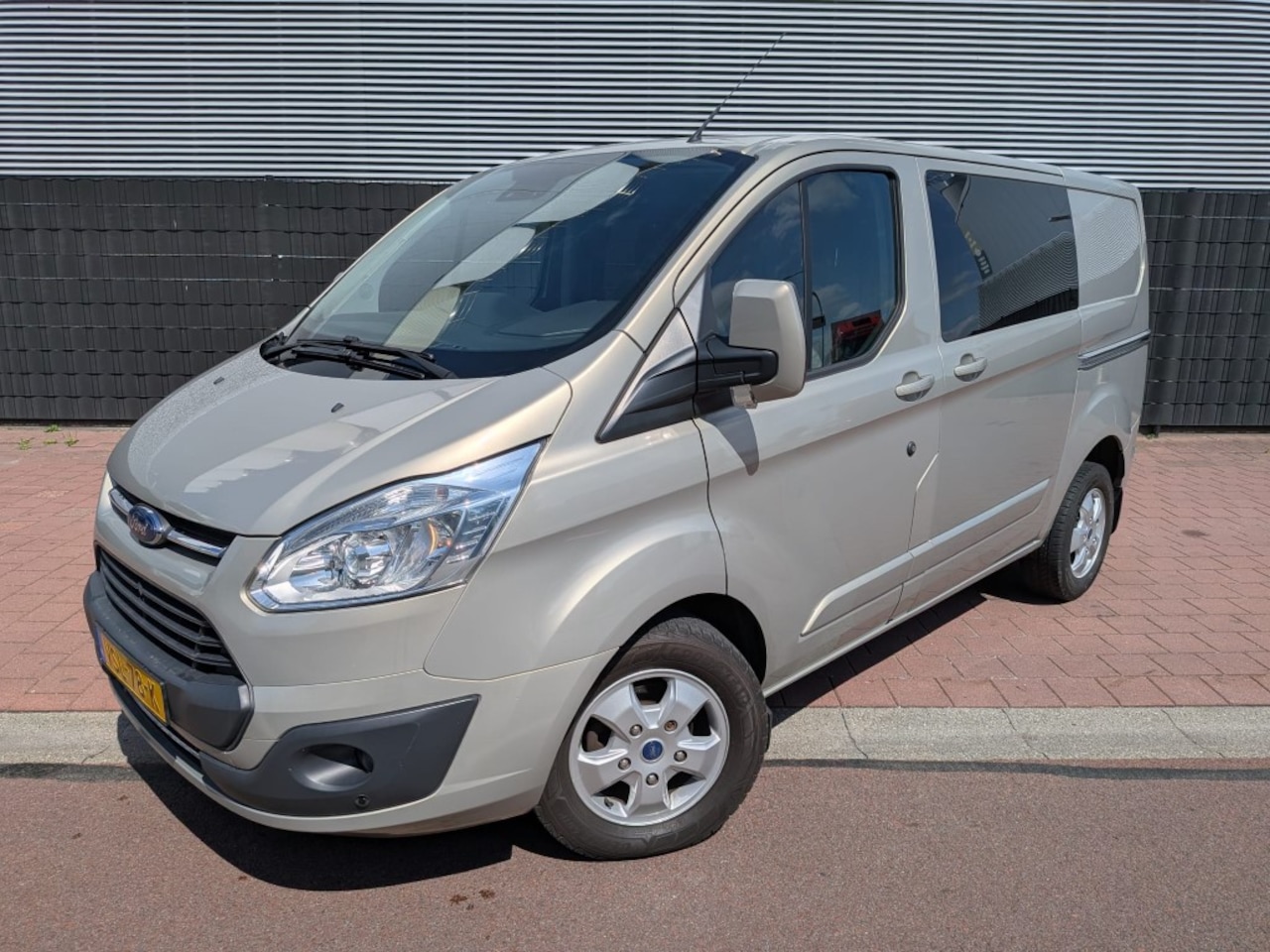 Ford Transit Custom - 290 2.0 TDCI L1H1 Limited DC Dubbele cabine / geen btw - AutoWereld.nl