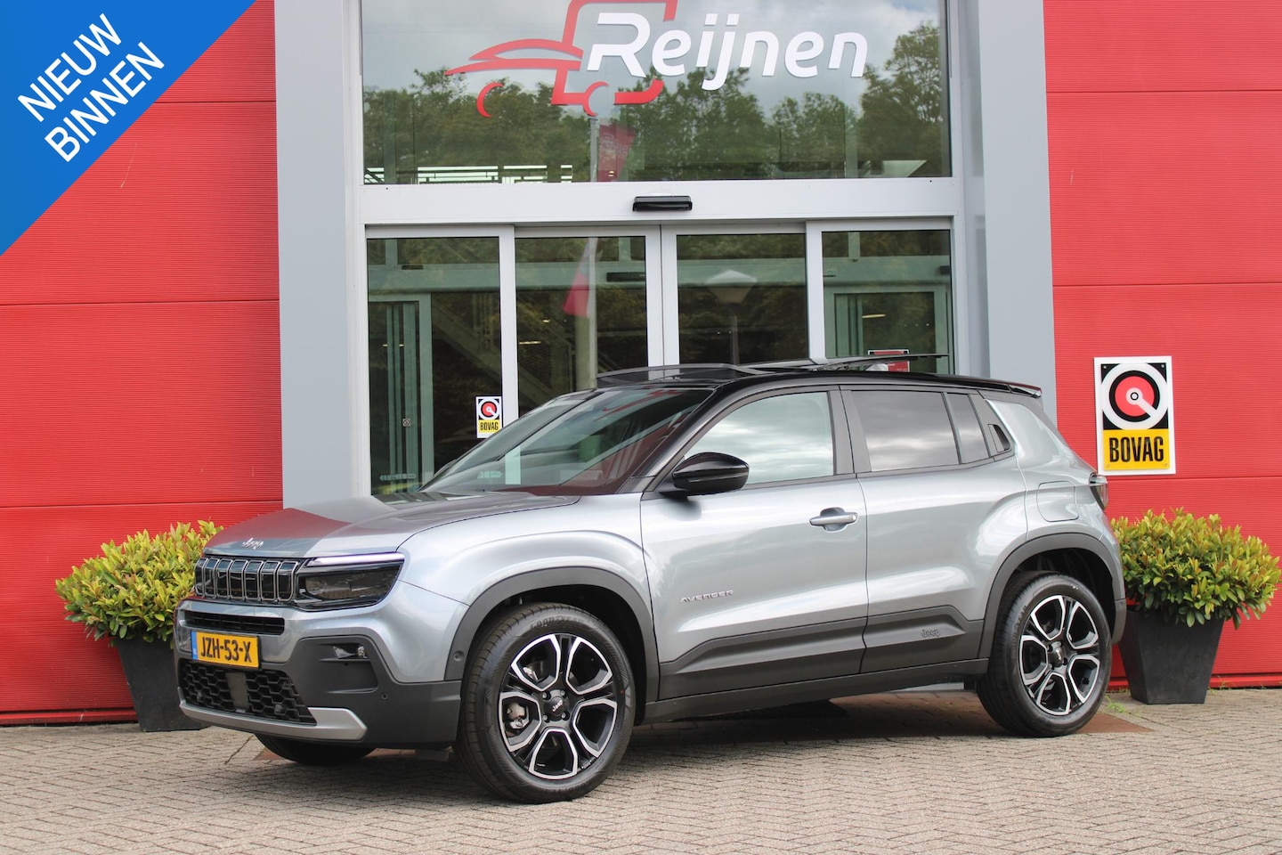 Jeep Avenger - 1.2 e-Hybrid 110PK SUMMIT | PANORAMA SCHUIF/KANTEL DAK | INFOTAINMENT & CONVENIENCE PACK: - AutoWereld.nl