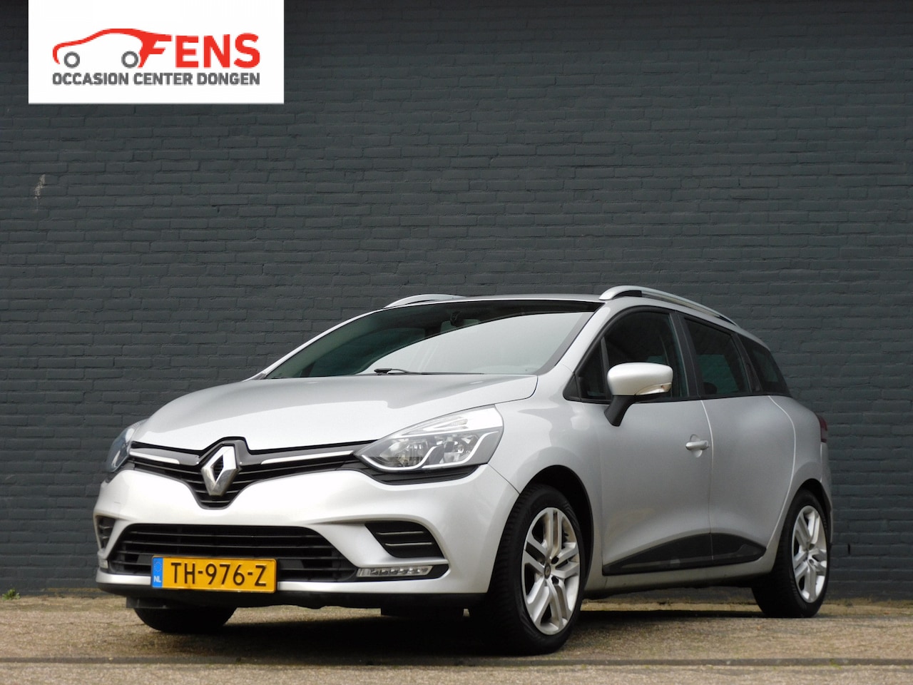 Renault Clio Estate - 0.9 TCe Zen TOPSTAAT! DEALER ONDERHOUDEN! 4 SEIZOENENBANDEN! NAVI! CRUISE! AIRCO! PARKEERS - AutoWereld.nl