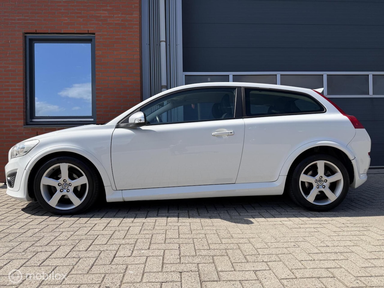 Volvo C30 - 2.0 145pk R-Edition - leder - 17inch - - AutoWereld.nl