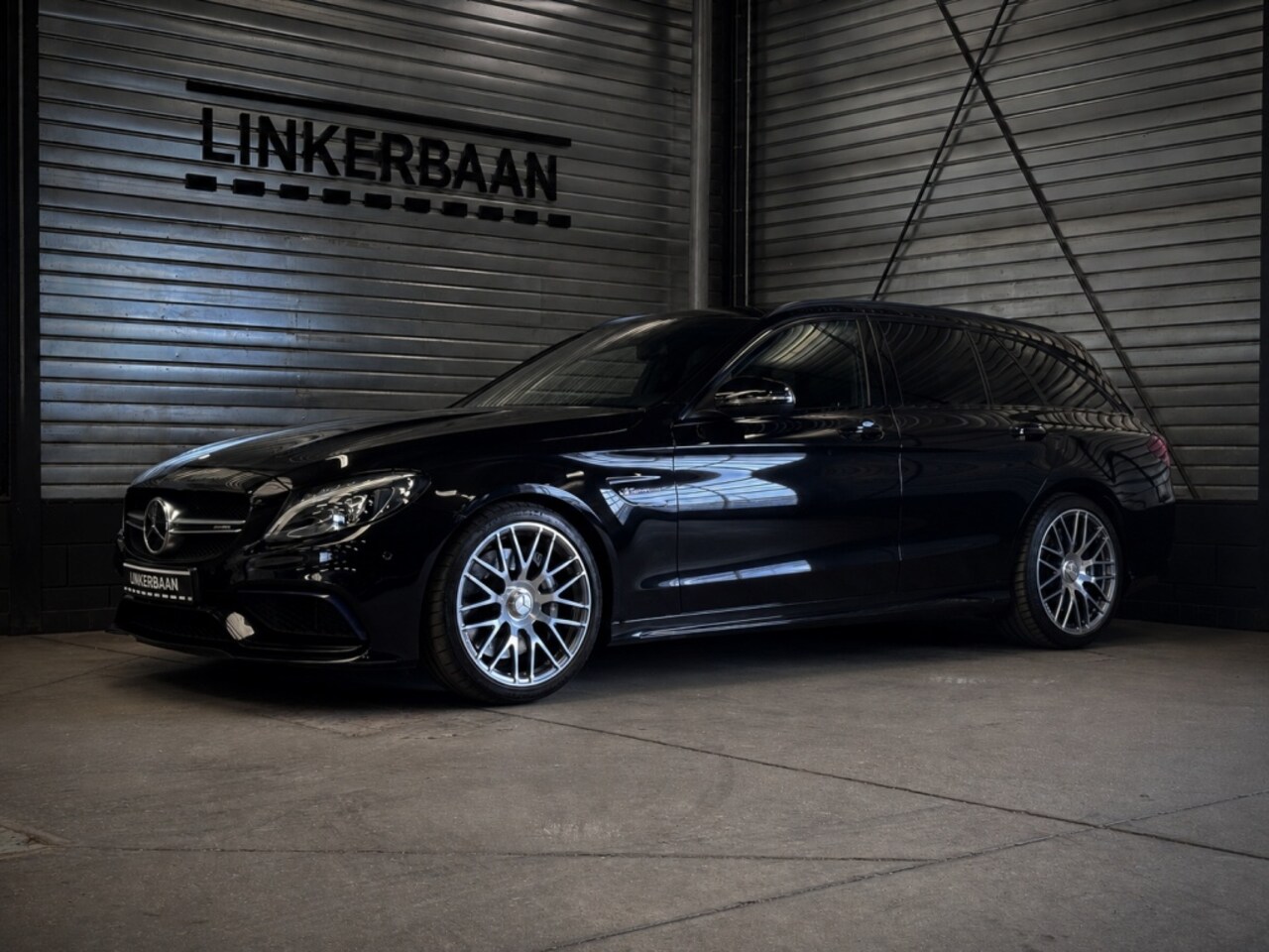 Mercedes-Benz C-klasse Estate - AMG C63 V8 Biturbo | Panodak | Burmester | Rijassistentie - AutoWereld.nl