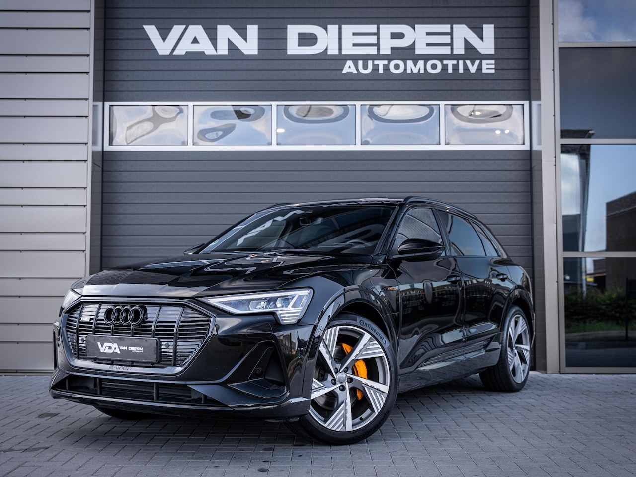 Audi e-tron - 55 quattro S edition 95 kWh - Pano l Luchtv l HUD l B&O l Matrix - AutoWereld.nl