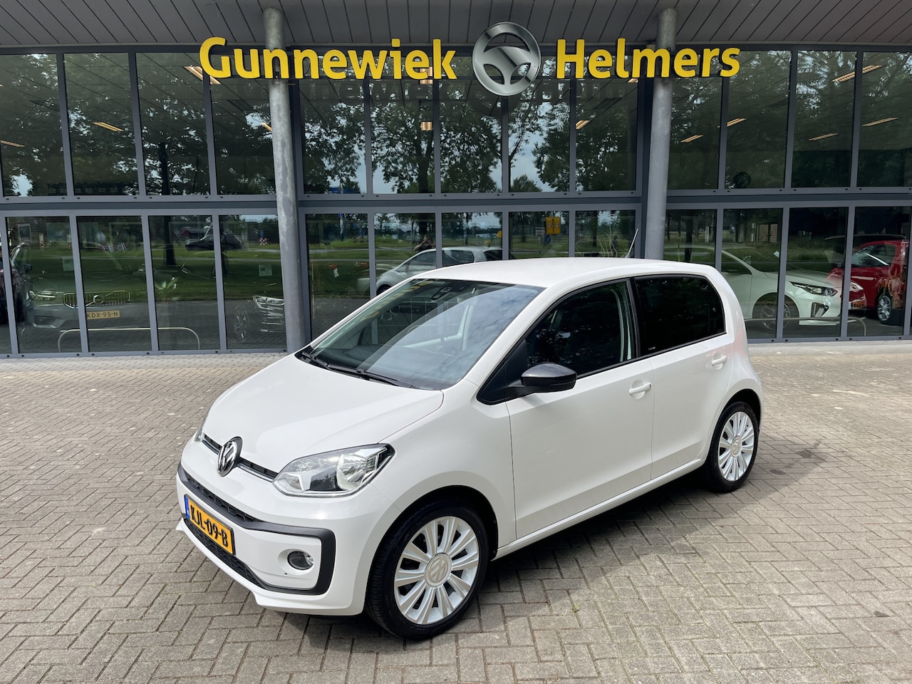Volkswagen Up! - 1.0 BMT move up! iQ Drive | AIRCO | BLUETOOTH | CRUISE CONTROL | PDC ACHTER | STOELVERWARM - AutoWereld.nl