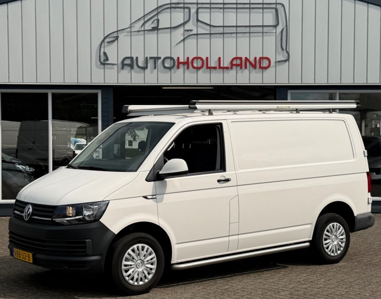 Volkswagen Transporter - 2.0 TDI 62KW 84PK EURO 6 AIRCO/ IMPERIAAL/ TREKHAAK/ 100% DEALERONDERHOUDEN - AutoWereld.nl
