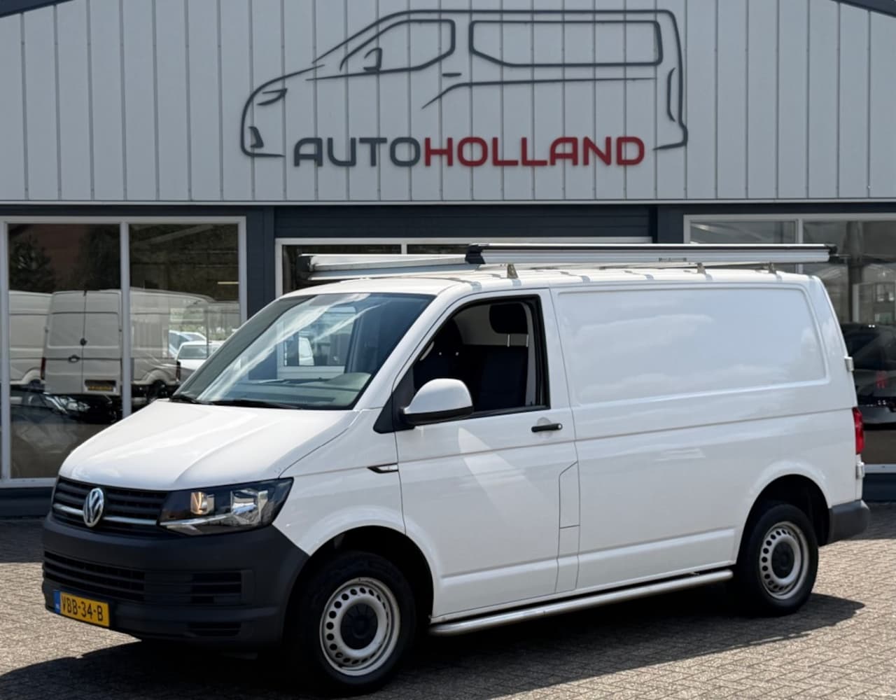 Volkswagen Transporter - 2.0 TDI 62KW 84PK EURO 6 AIRCO/ IMPERIAAL/ TREKHAAK/ 100% DEALERONDERHOUDEN - AutoWereld.nl