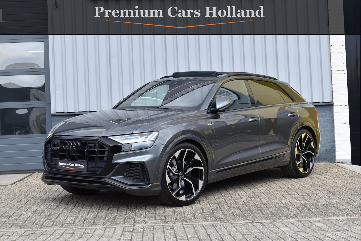 Audi Q8 - 55 TFSI Quattro 340 Pk S-Line Black Ed Pano Leder HUD Matrix LED 23 Inch - AutoWereld.nl