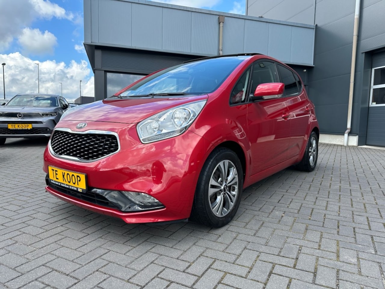 Kia Venga - 1.6 CVVT ExecutiveLine Navi. Camera schuifdak stoelverw. - AutoWereld.nl